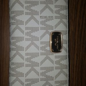 Michale kors wallet